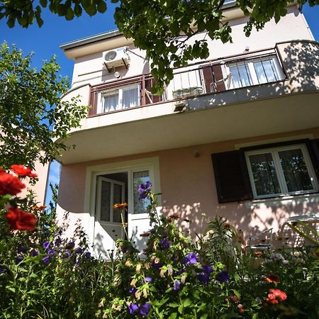 Apartmani Vitkovic II Крес Екстериор снимка