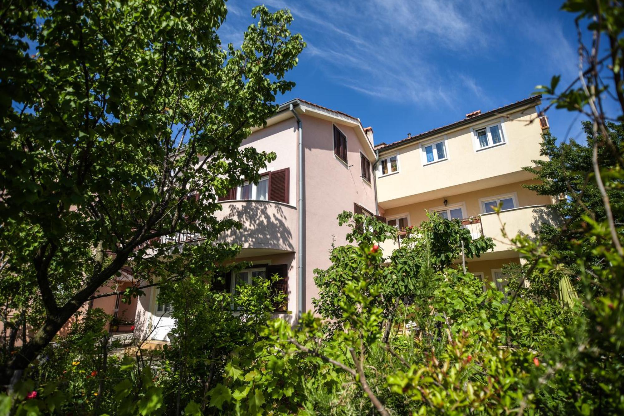 Apartmani Vitkovic II Крес Екстериор снимка