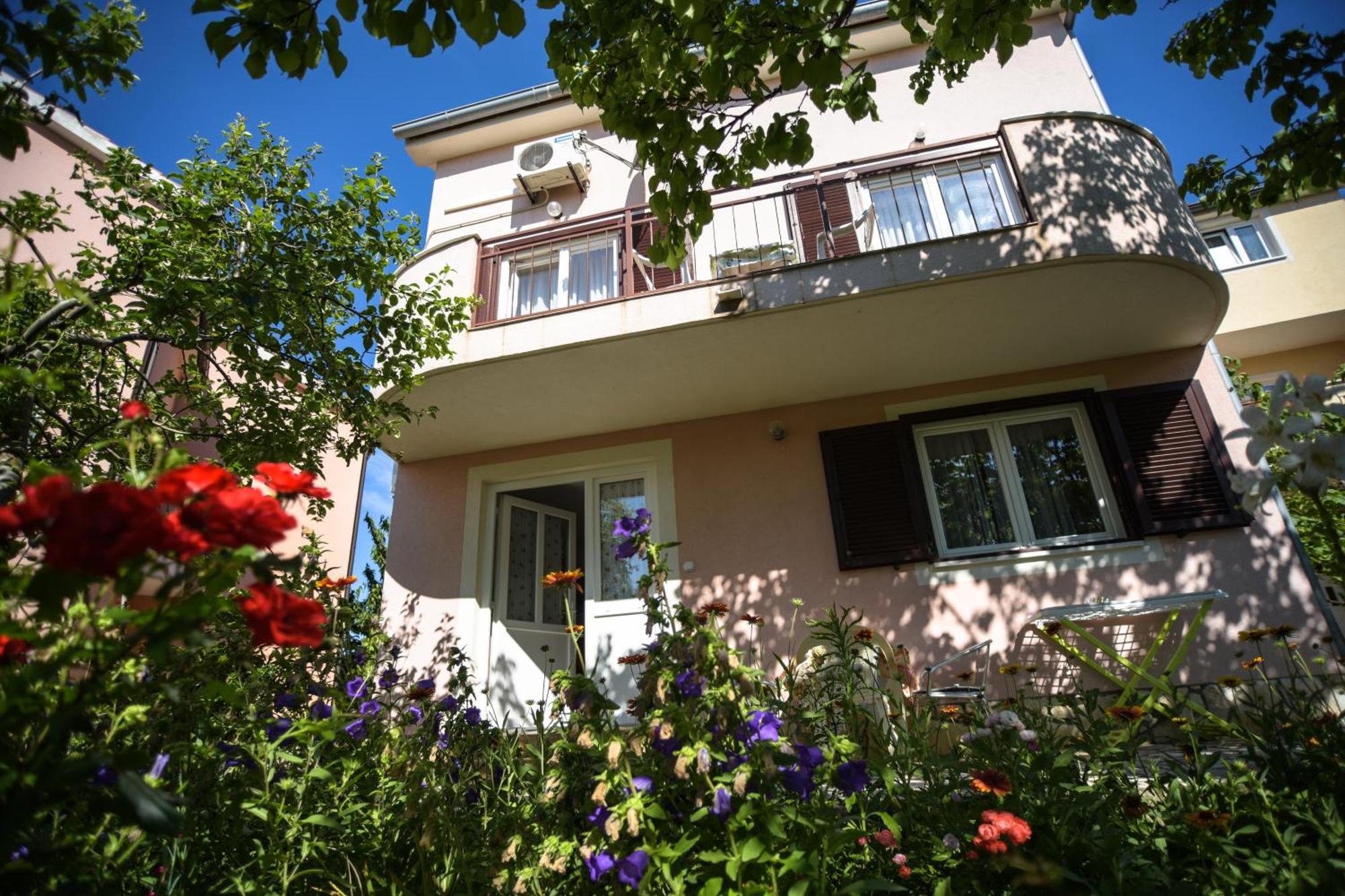 Apartmani Vitkovic II Крес Екстериор снимка