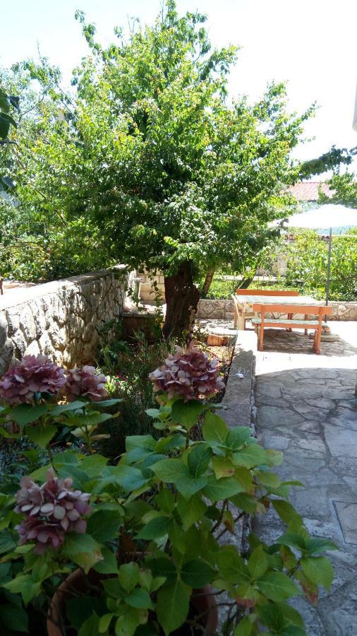 Apartmani Vitkovic II Крес Екстериор снимка