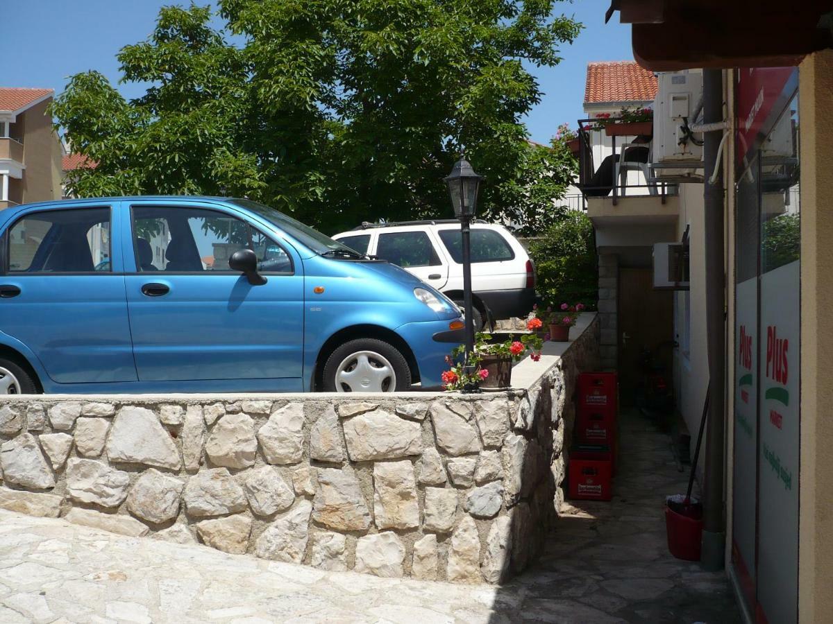 Apartmani Vitkovic II Крес Екстериор снимка