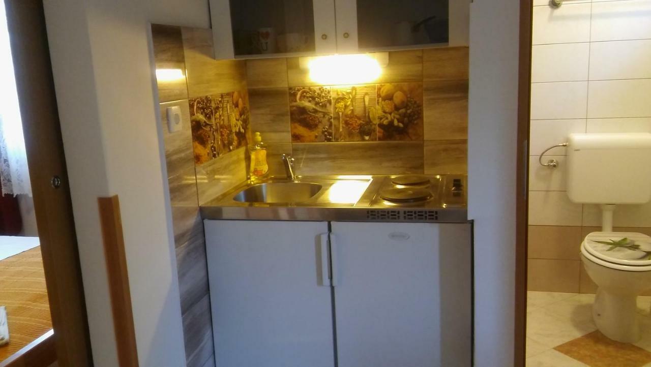 Apartmani Vitkovic II Крес Екстериор снимка